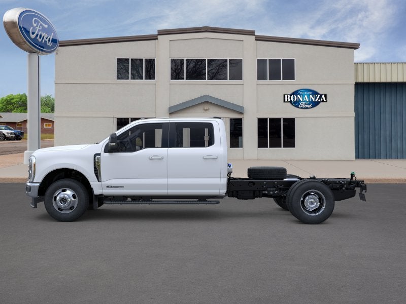 2026 Ford Super Duty F-350 DRW LARIAT