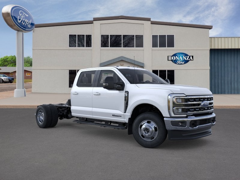 2026 Ford Super Duty F-350 DRW LARIAT