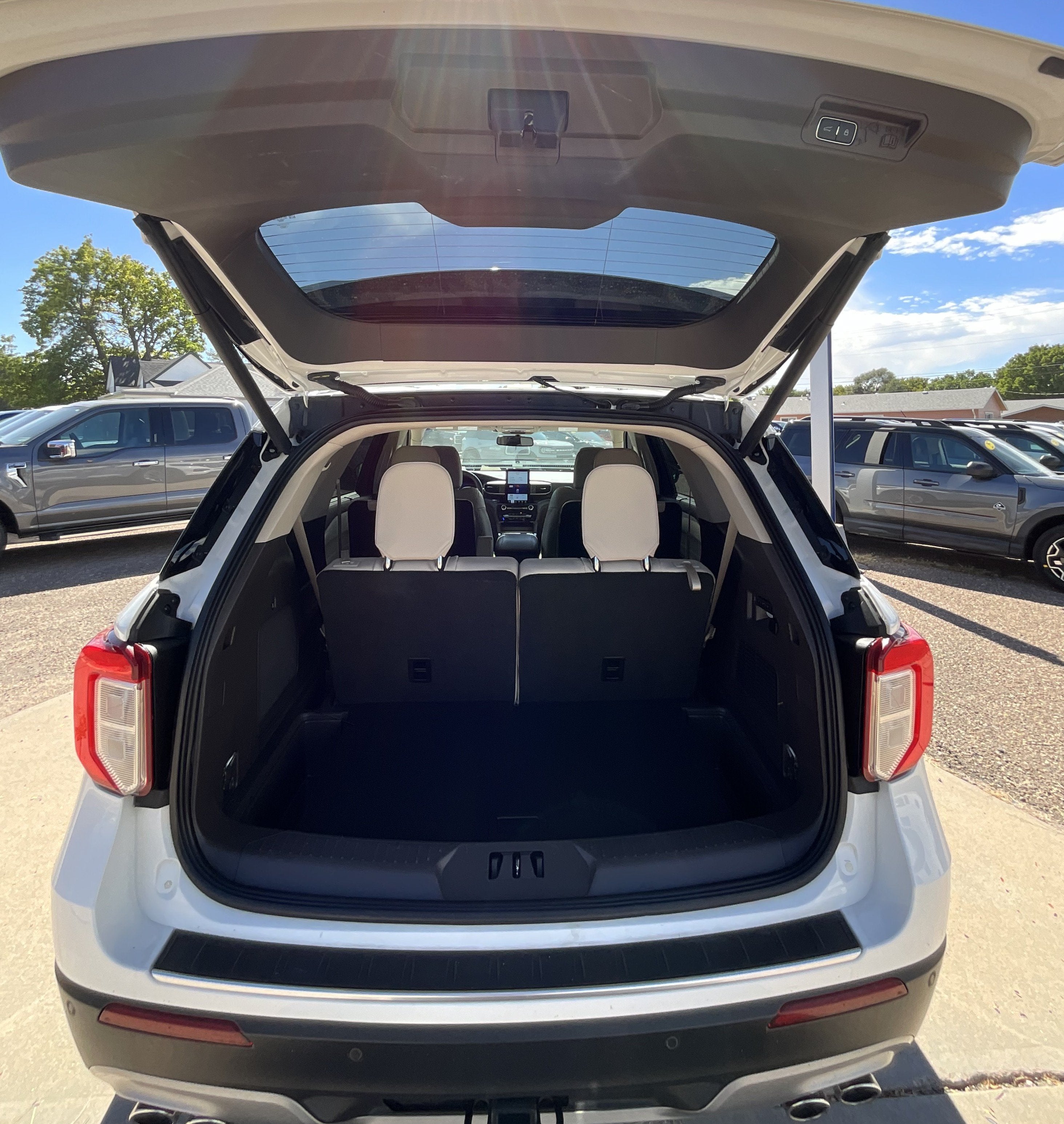 2023 Ford Explorer Platinum