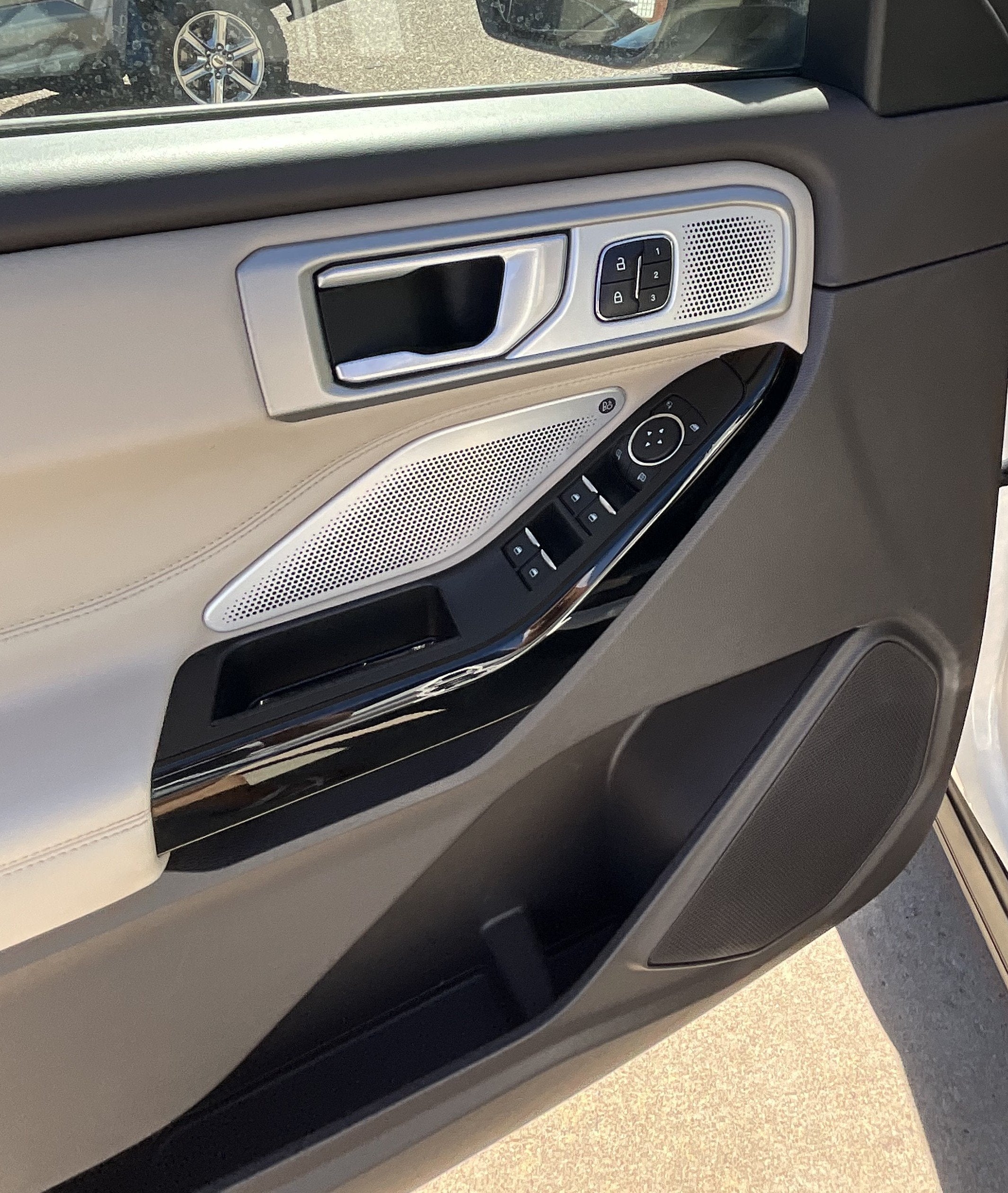 2023 Ford Explorer Platinum
