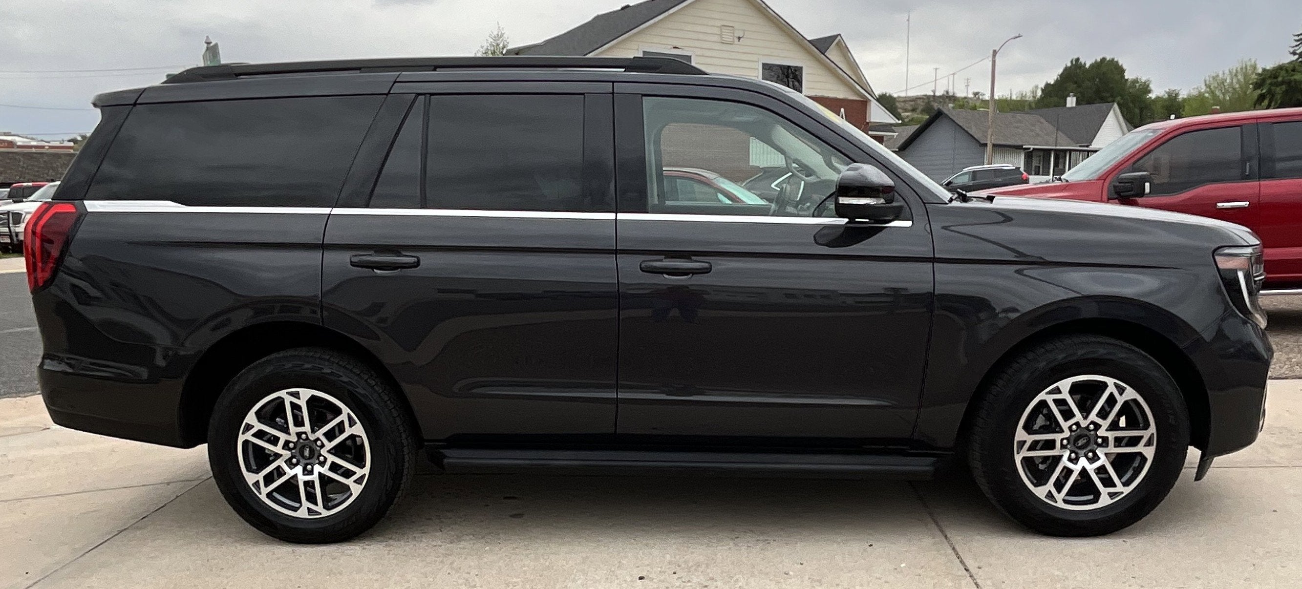 2025 Ford Expedition Active