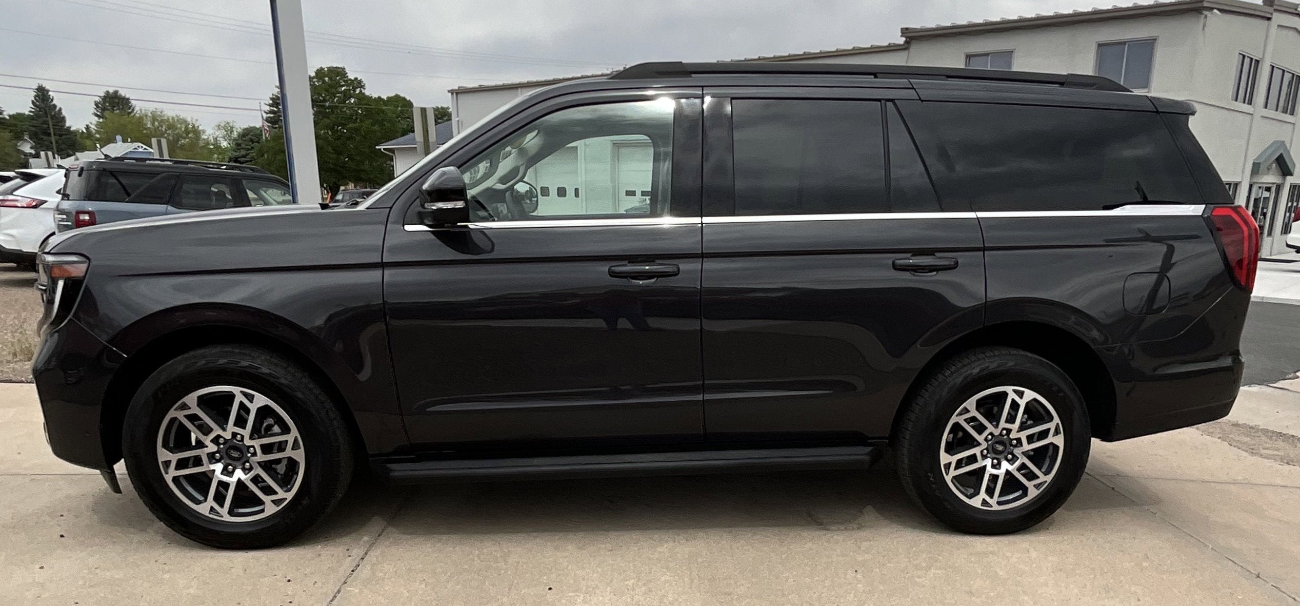 2025 Ford Expedition Active