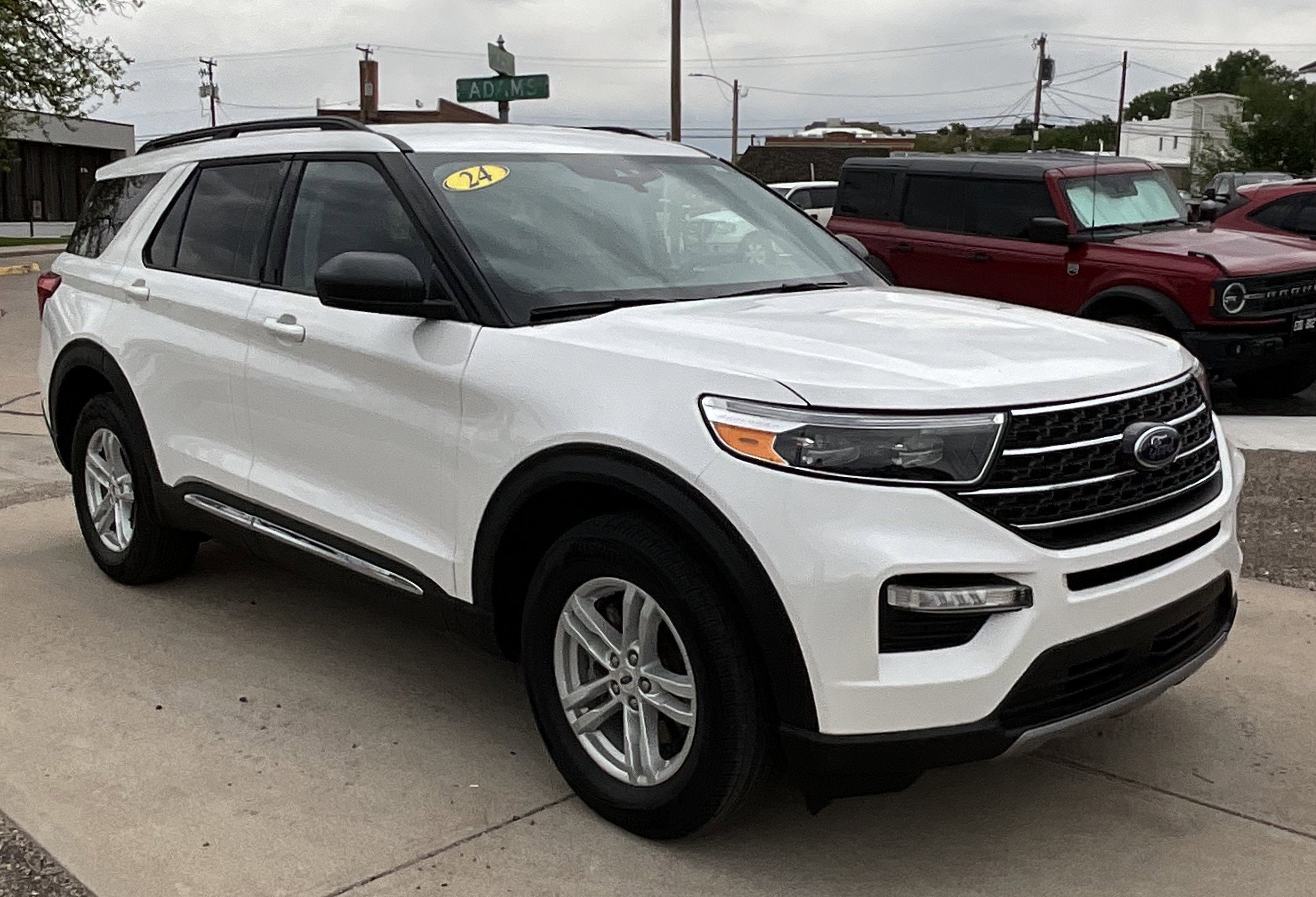 2024 Ford Explorer XLT