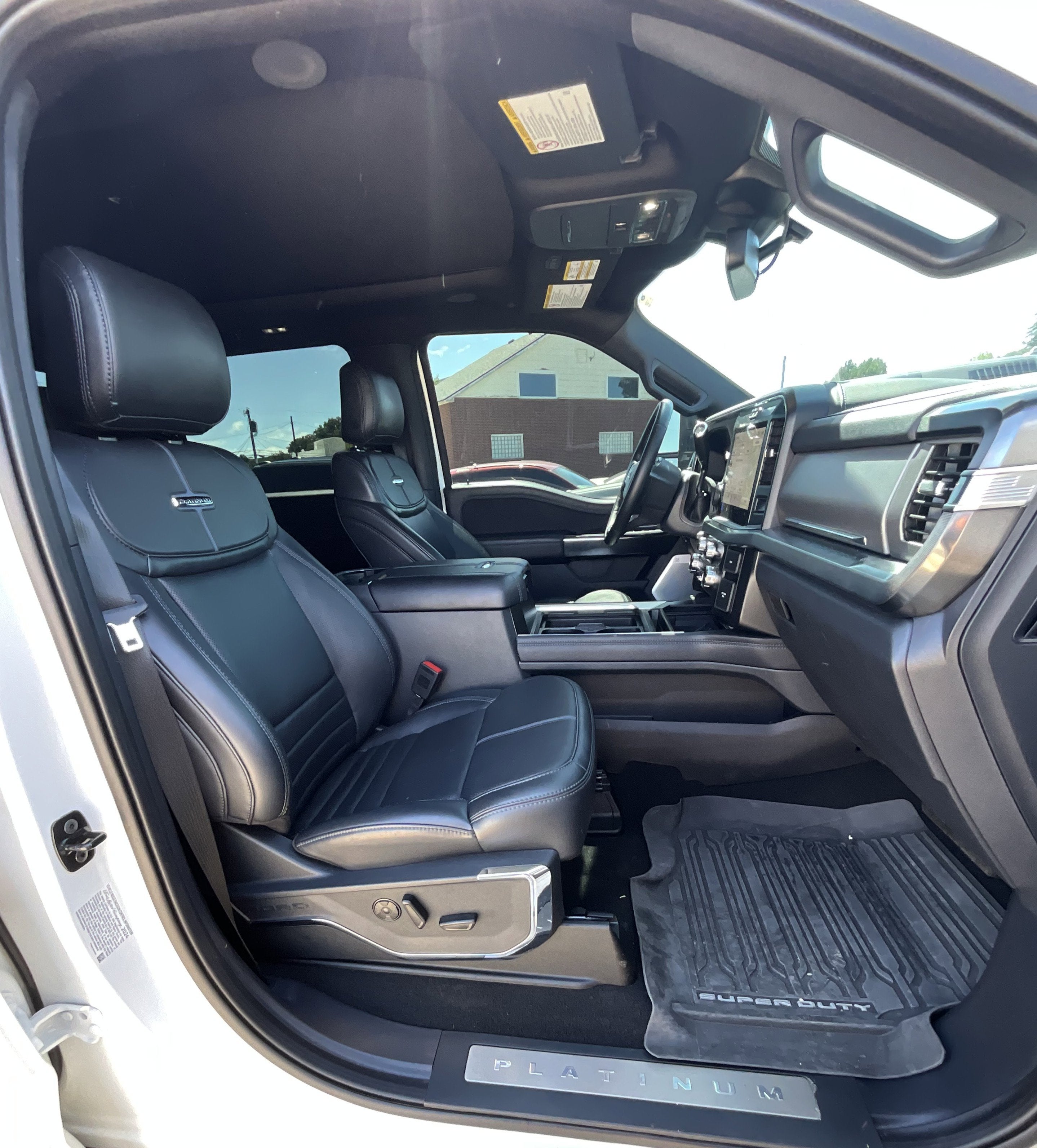 2025 Ford Super Duty F-350 SRW Platinum