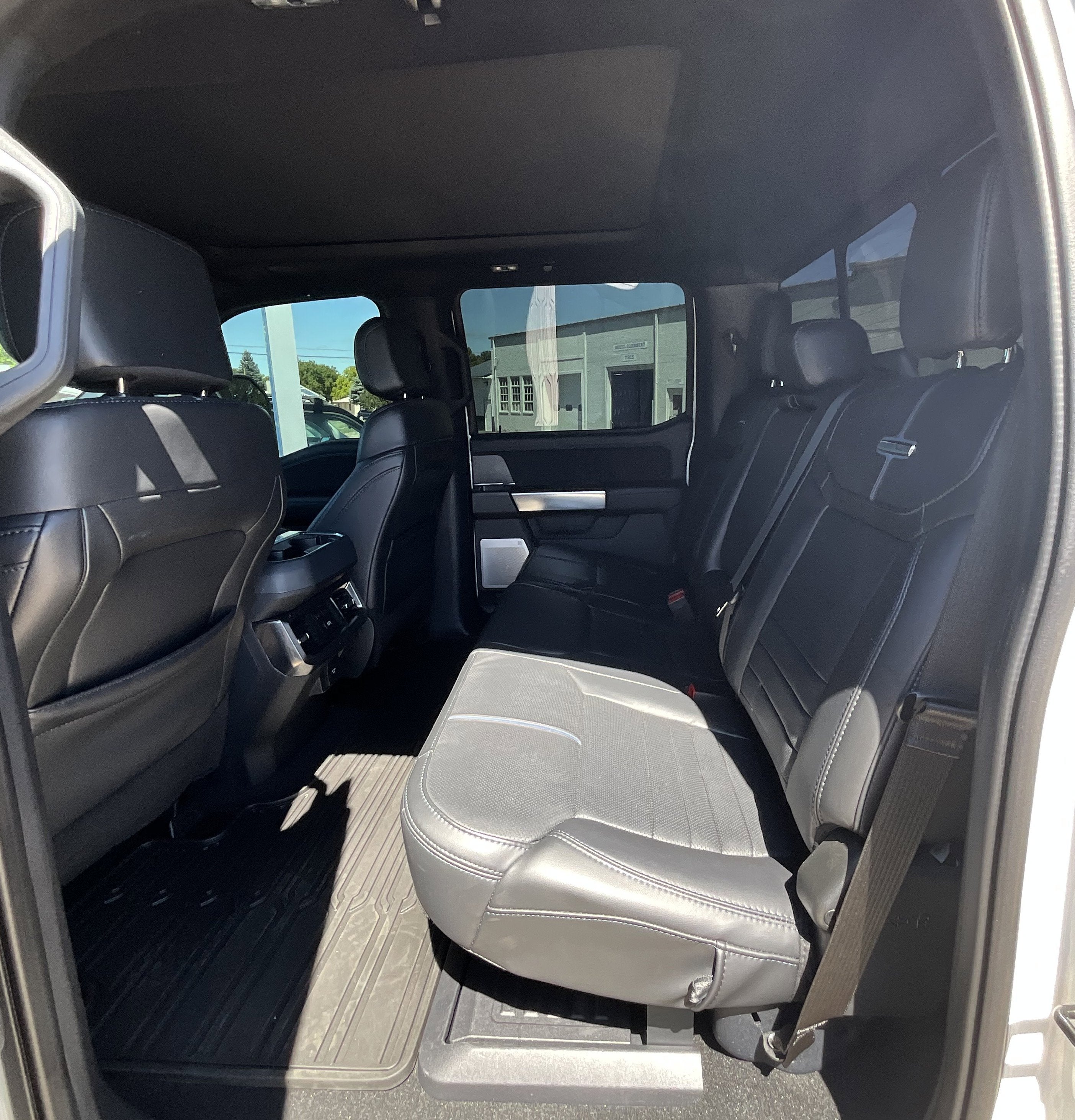 2025 Ford Super Duty F-350 SRW Platinum