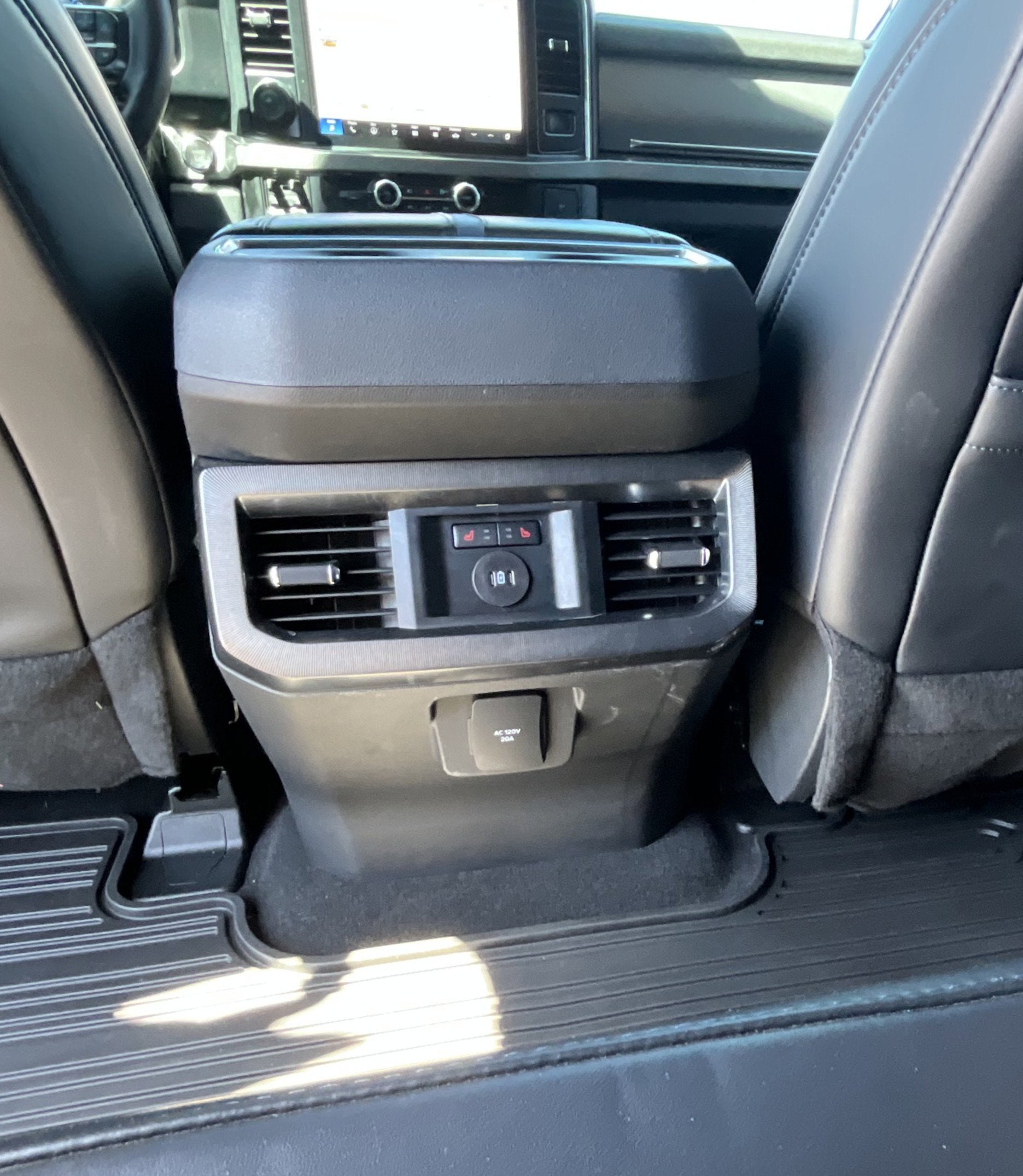 2025 Ford Super Duty F-350 SRW Platinum