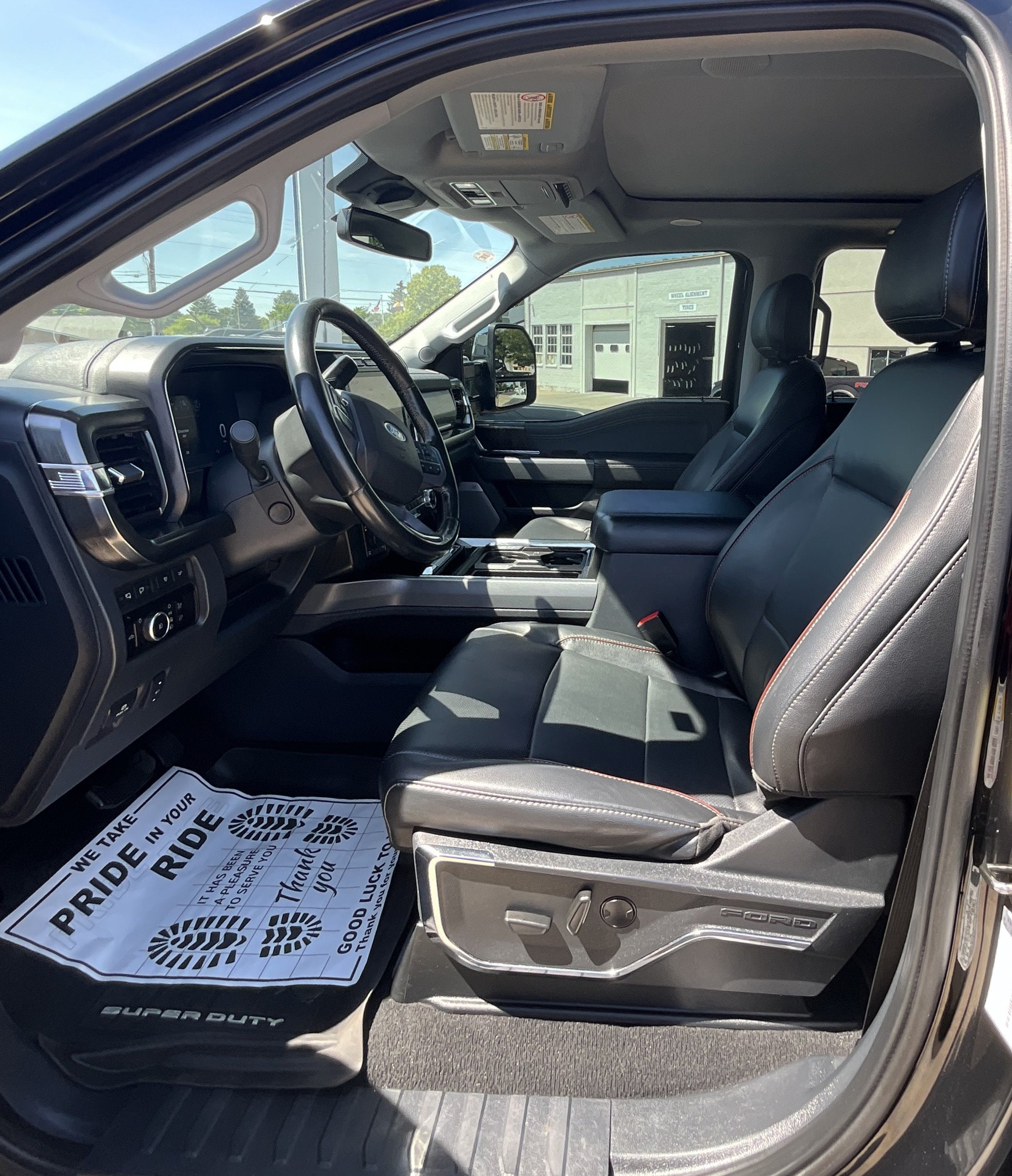 2023 Ford Super Duty F-350 SRW LARIAT