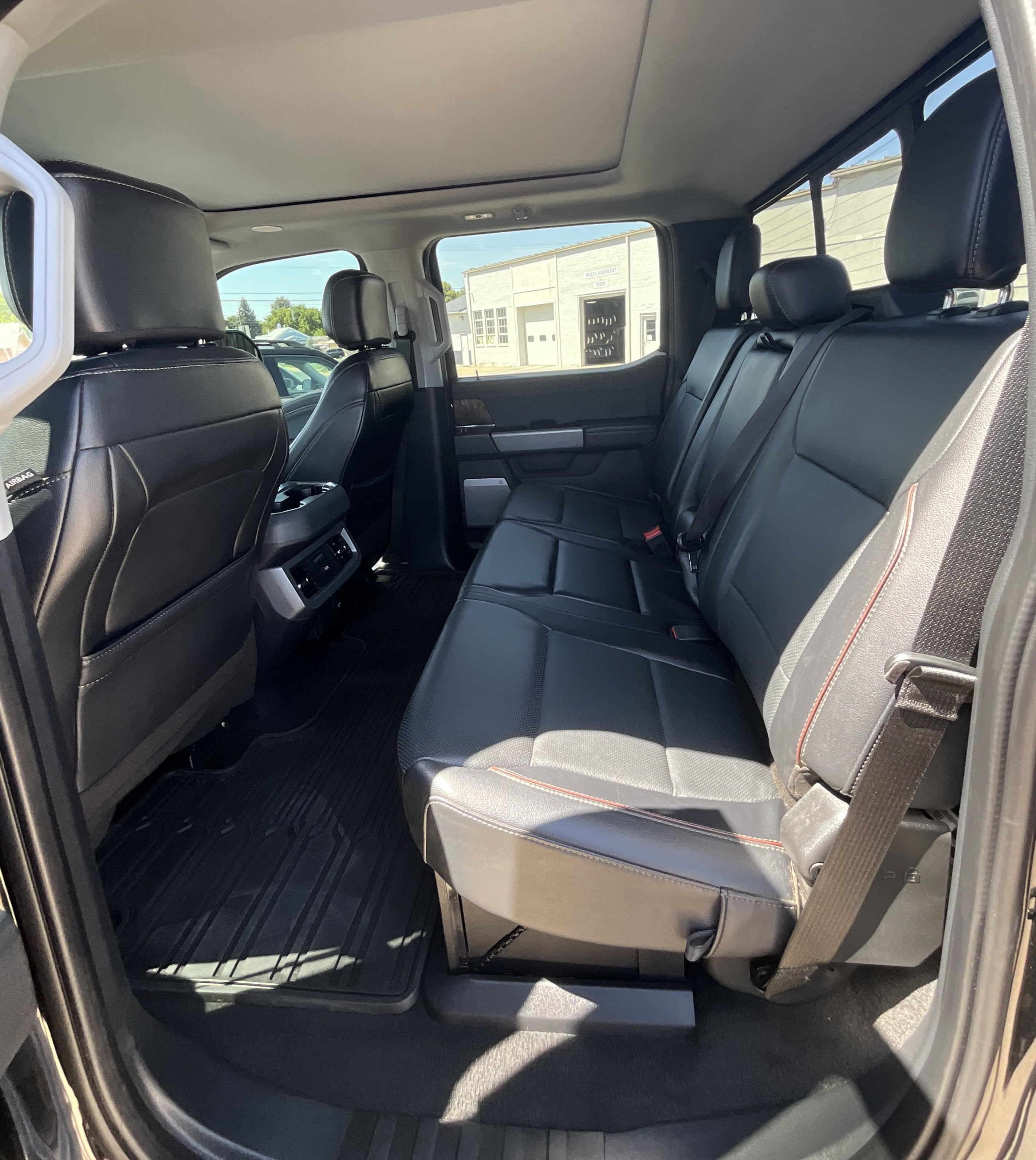 2023 Ford Super Duty F-350 SRW LARIAT