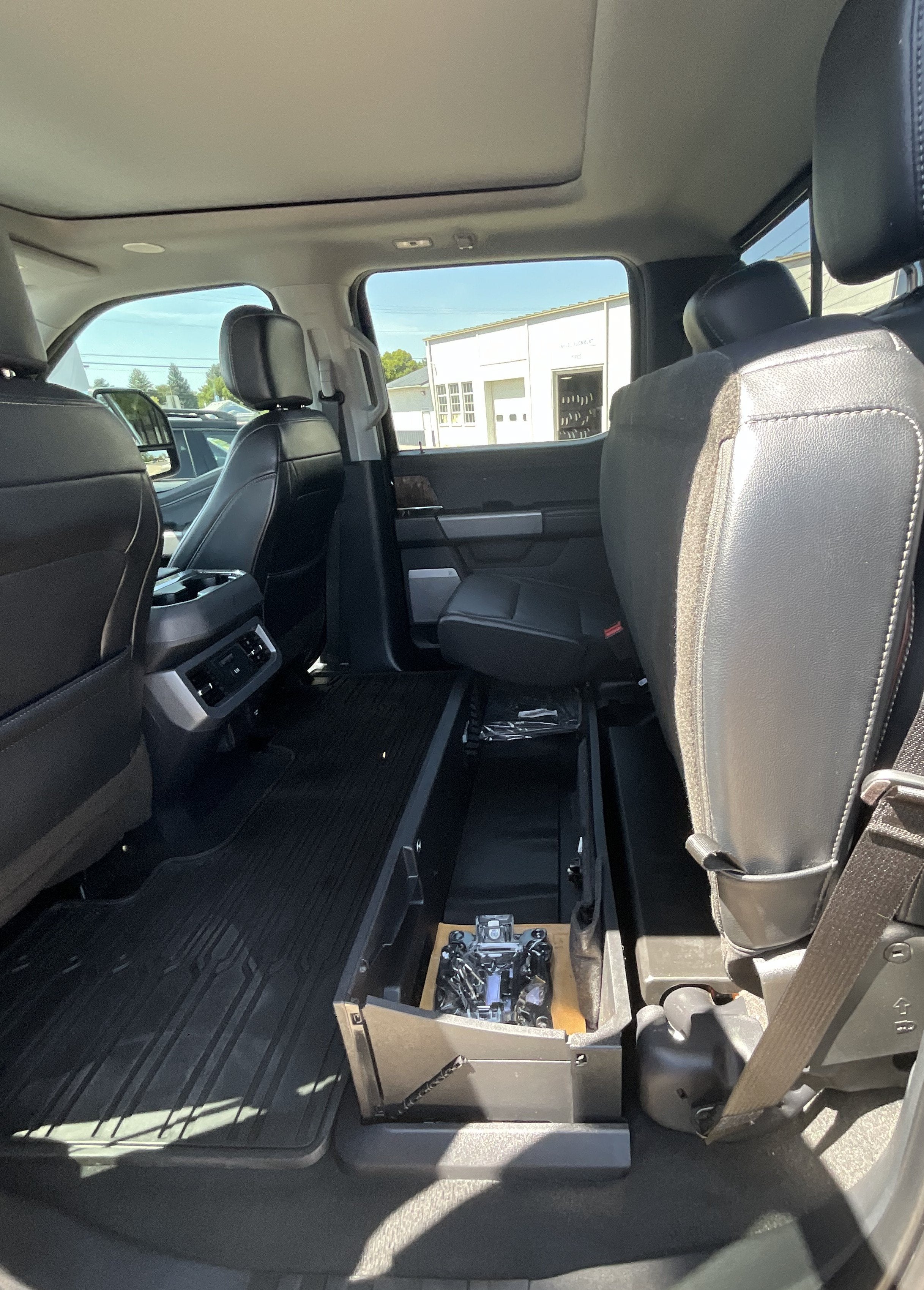 2023 Ford Super Duty F-350 SRW LARIAT