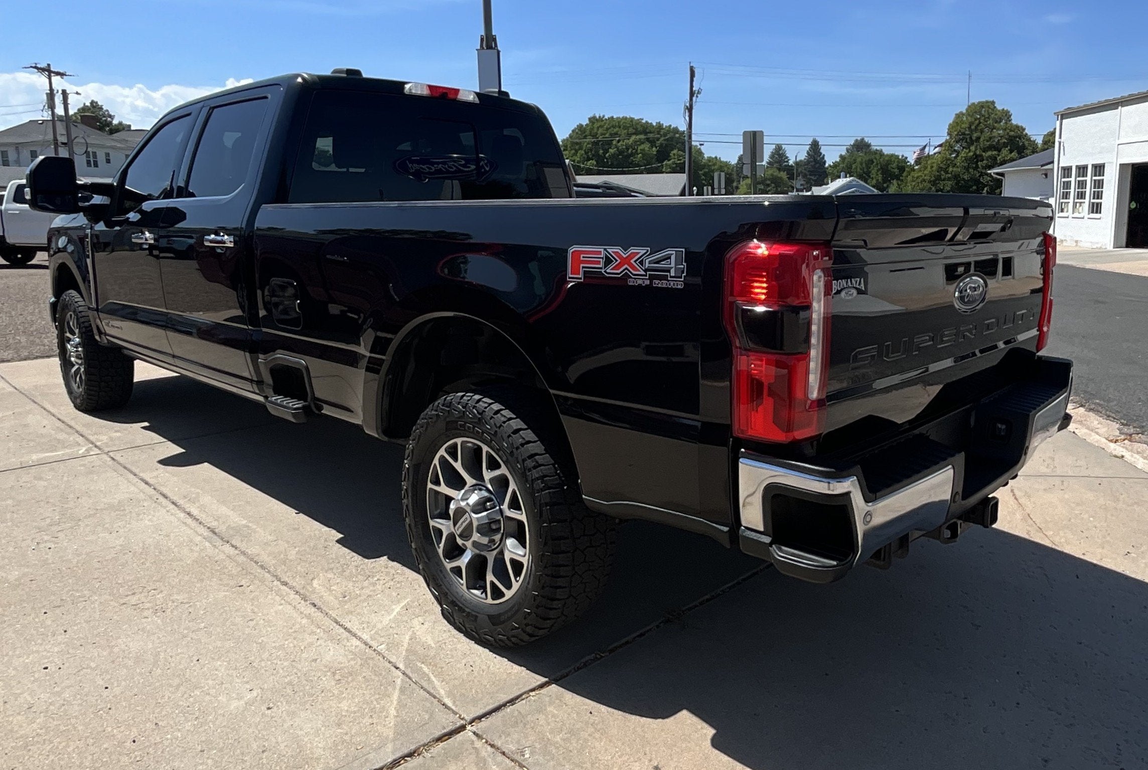 2023 Ford Super Duty F-350 SRW LARIAT