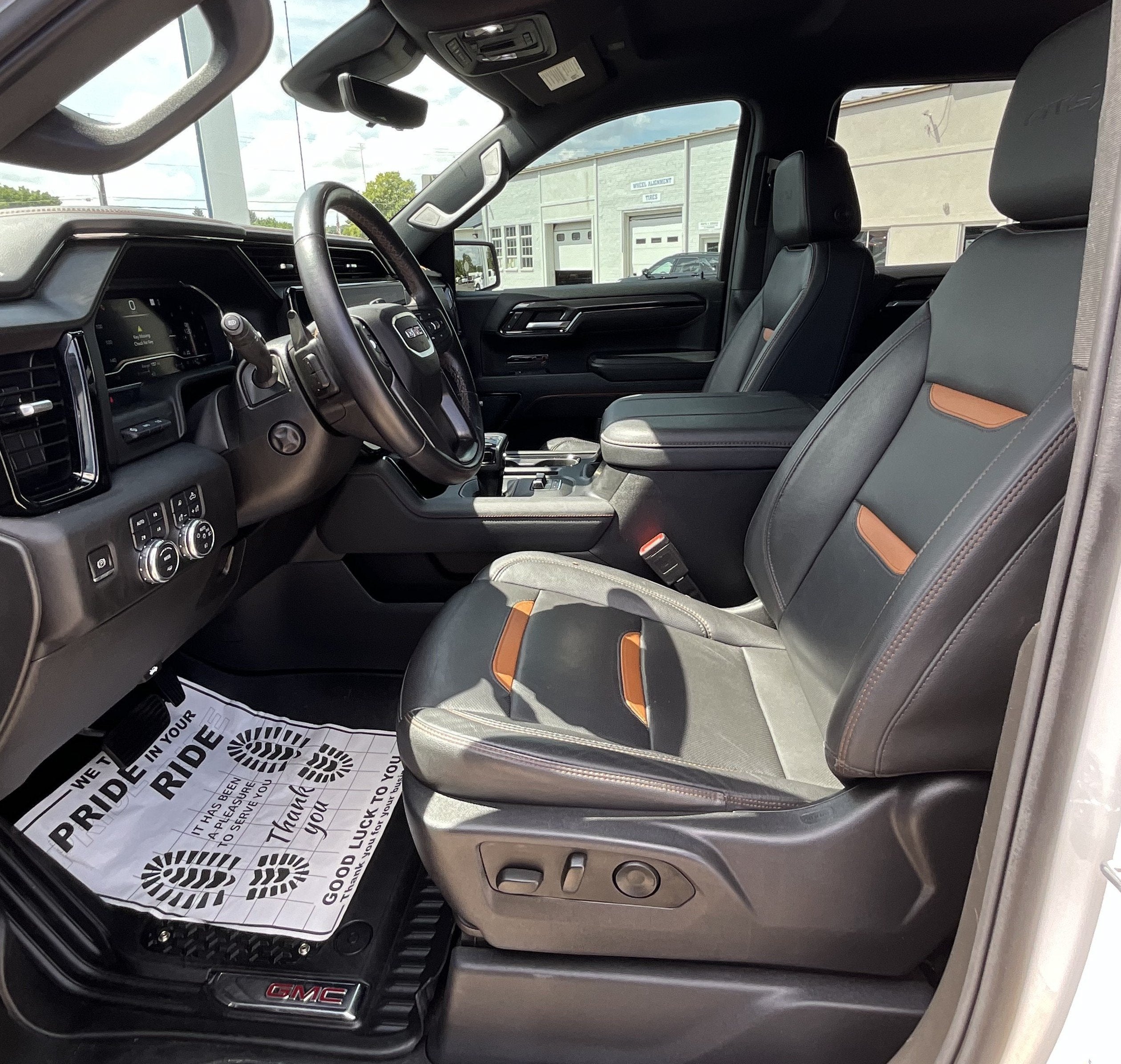 2023 GMC Sierra 1500 AT4