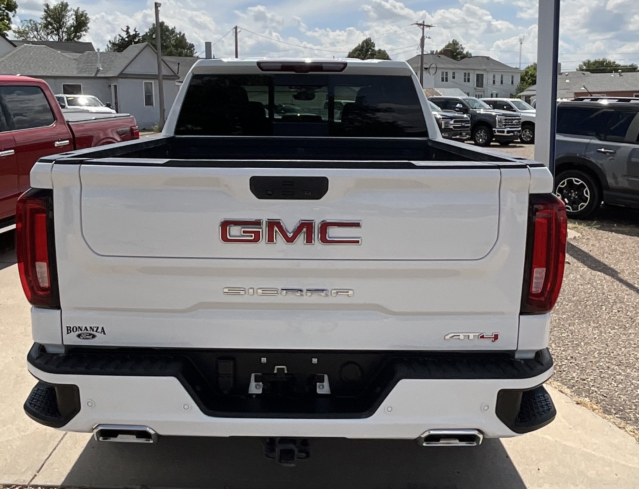 2023 GMC Sierra 1500 AT4
