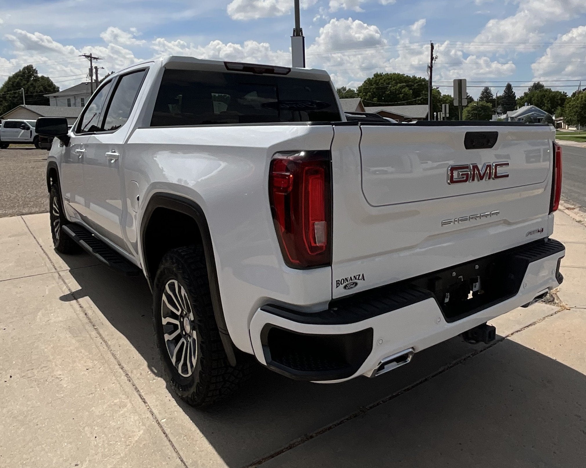 2023 GMC Sierra 1500 AT4