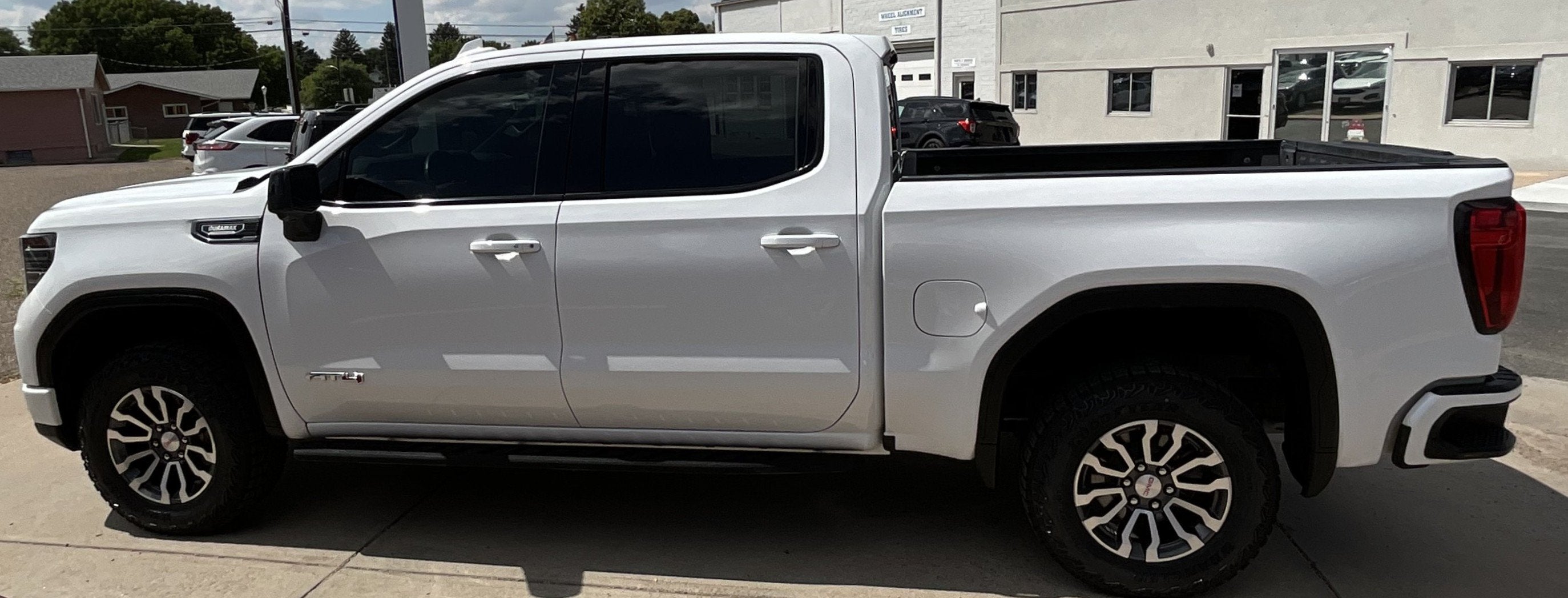 2023 GMC Sierra 1500 AT4