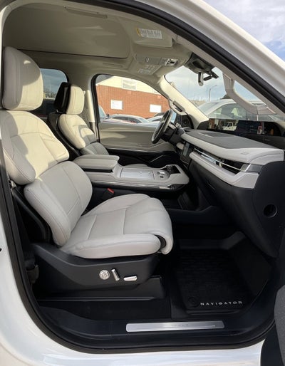 2025 Lincoln Navigator L Reserve